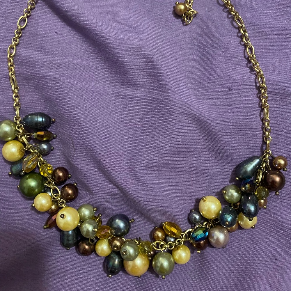 Premier short multi colored pearlescent necklace